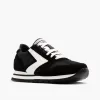 Brooks Chariot