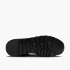Brooks Chariot
