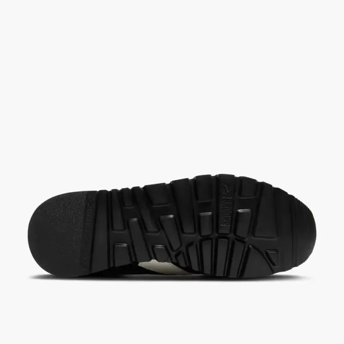 Brooks Chariot