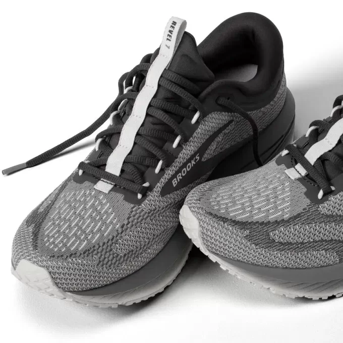 Brooks Revel 7